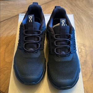 On cloud Running kids sneakers size 1 never worn